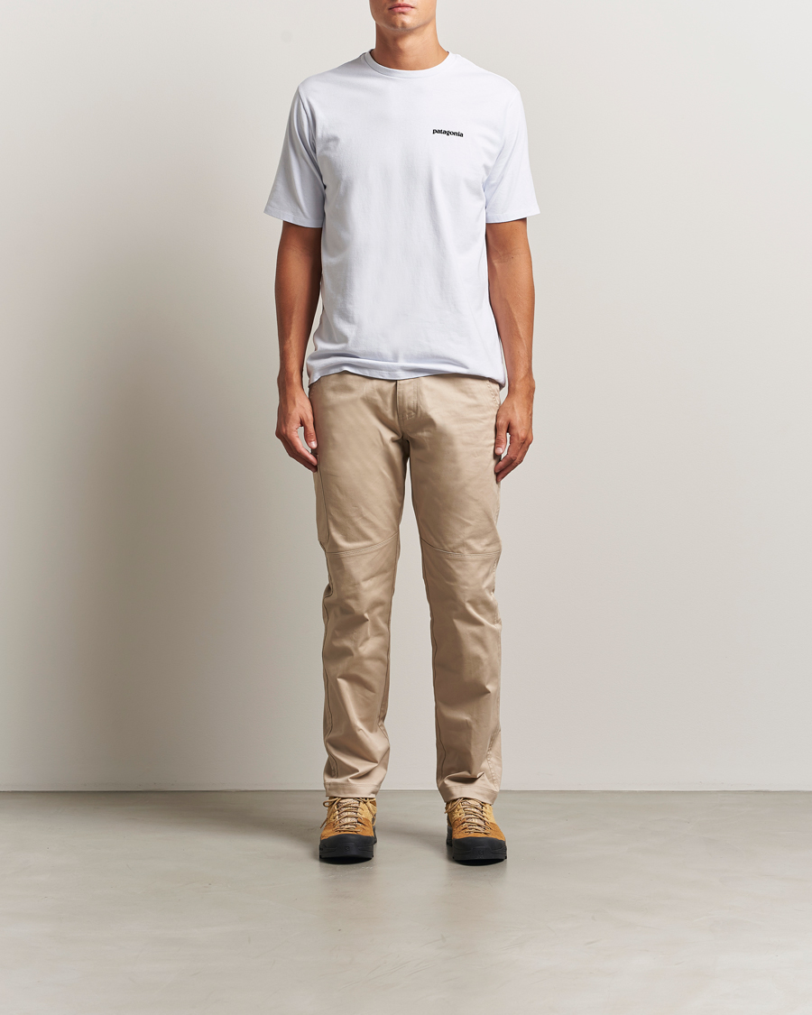Hombres | Camisetas | Patagonia | P-6 Logo T-Shirt White