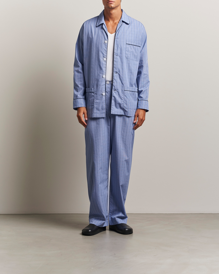 Hombres | Pijamas y batas | Derek Rose | Piped Cotton Pyjama Set Light Blue
