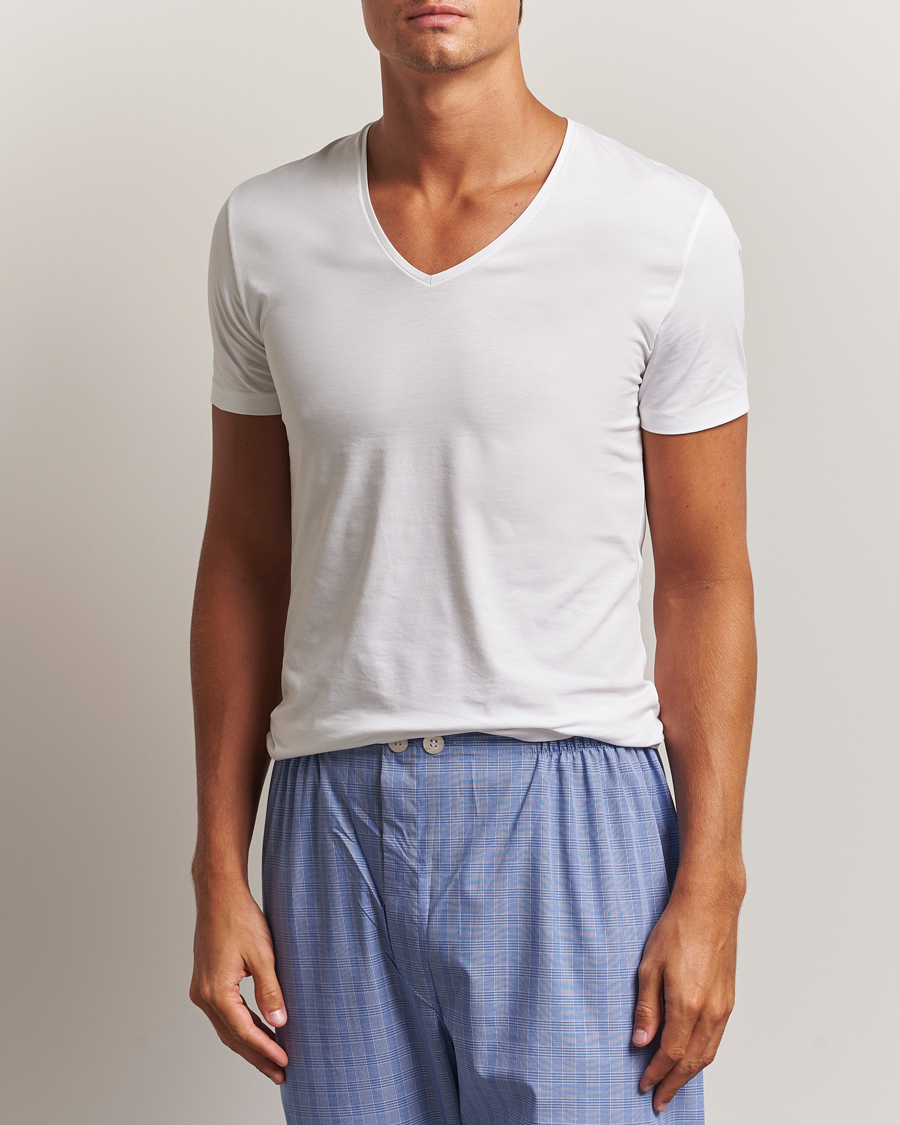 Hombres | Camisetas | Derek Rose | Pima Cotton V-Neck T-Shirt White