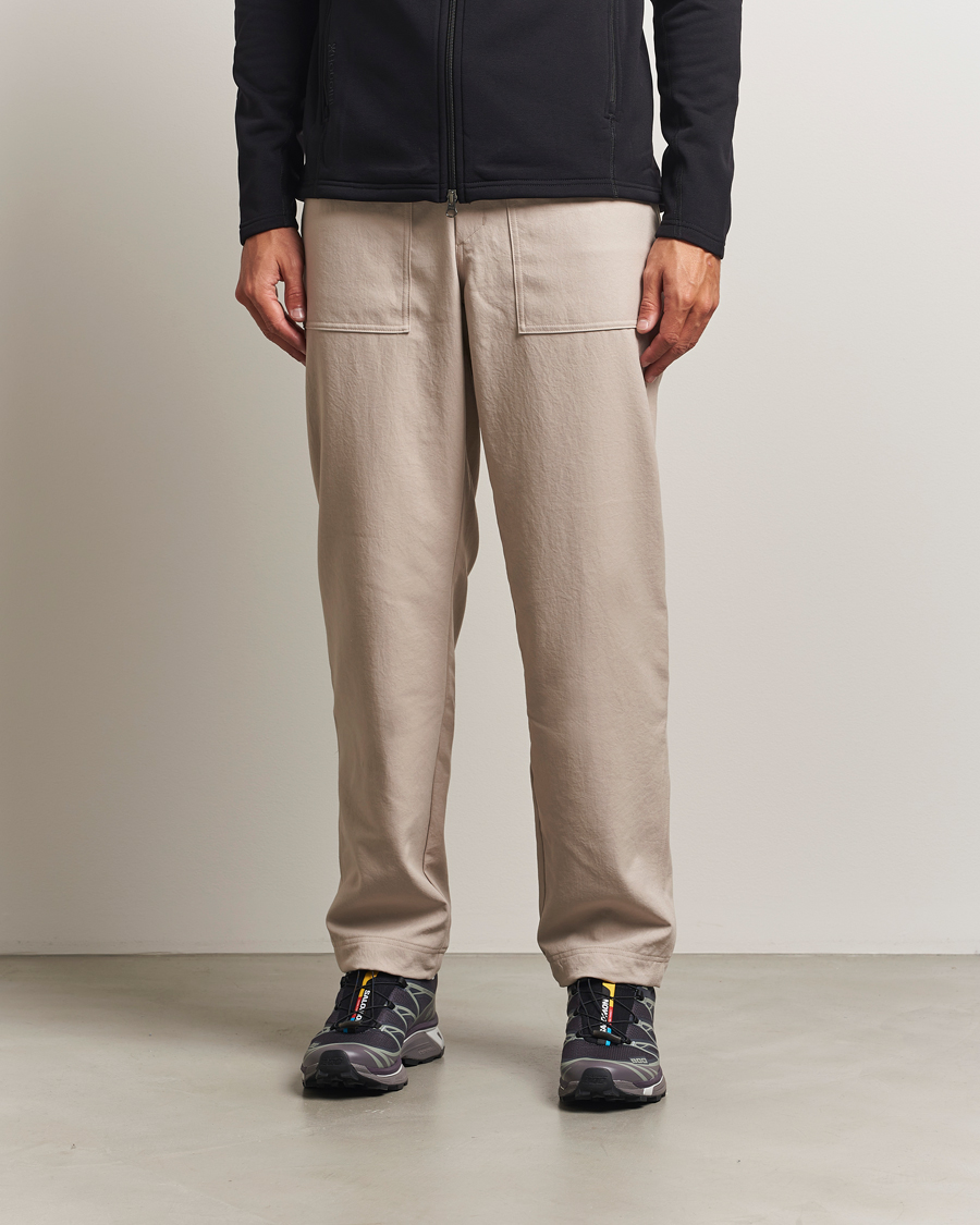 Hombres | Pantalones | Houdini | Corespun Chore Pants Sandstorm