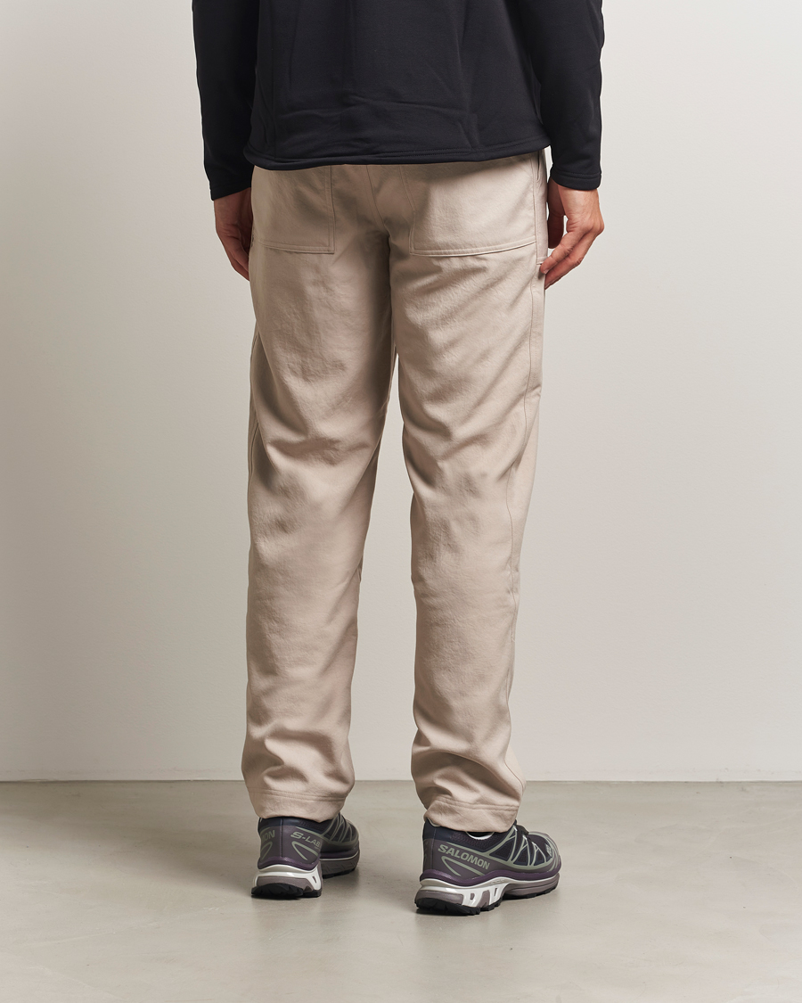 Hombres | Pantalones | Houdini | Corespun Chore Pants Sandstorm
