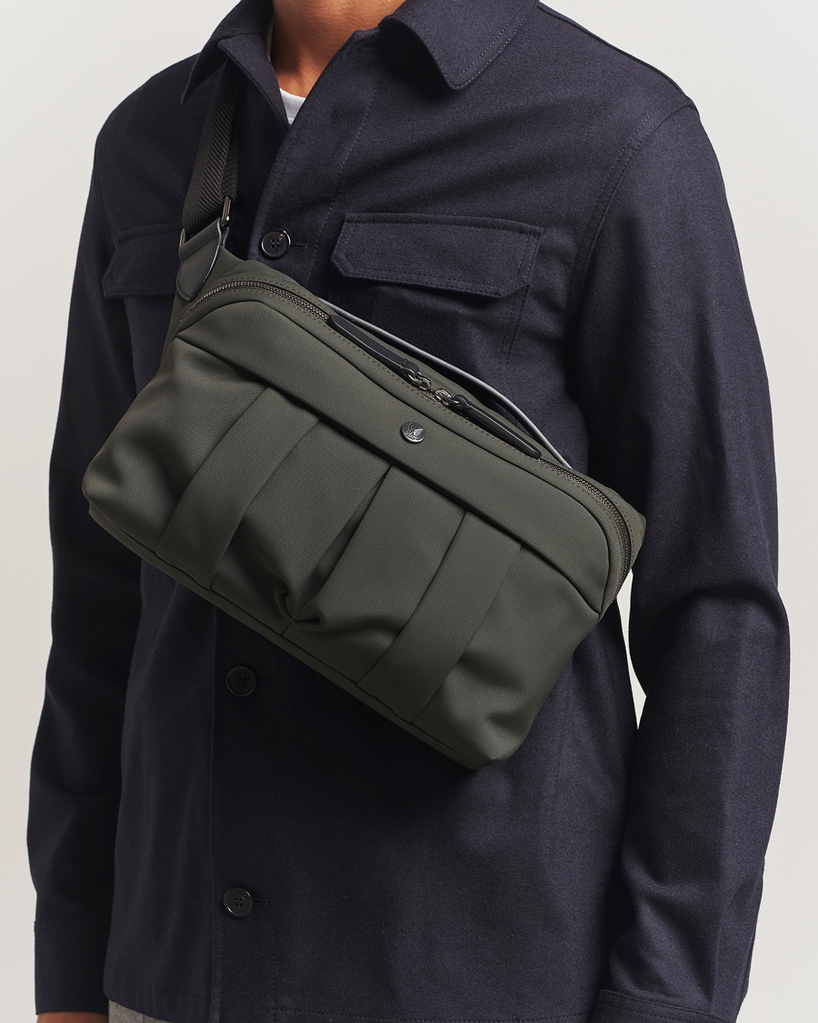 Hombres | Bolsos | Mismo | M/S Passage Sling Bag Shelter Green/Black