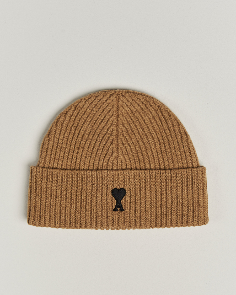 Hombres | AMI Heart Logo Beanie Camel | AMI | Heart Logo Beanie Camel