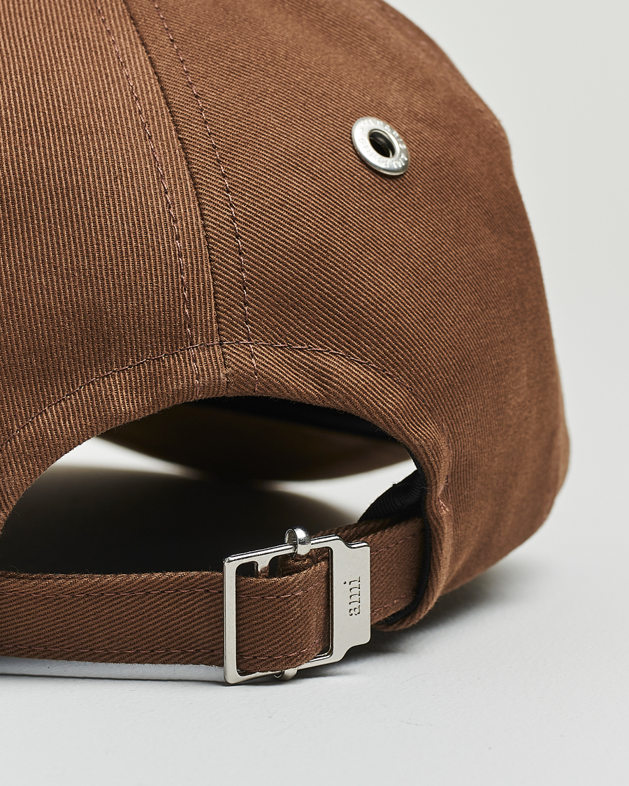 Hombres | AMI Black Heart Logo Cap Noisette | AMI | Black Heart Logo Cap Noisette