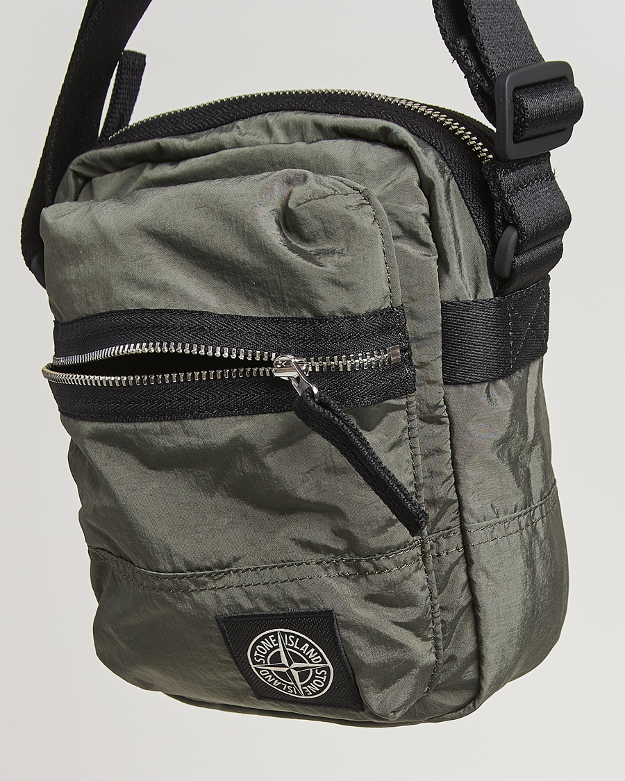 Hombres | Stone Island Nylon Metal Shoulder Pouch Musk | Stone Island | Nylon Metal Shoulder Pouch Musk