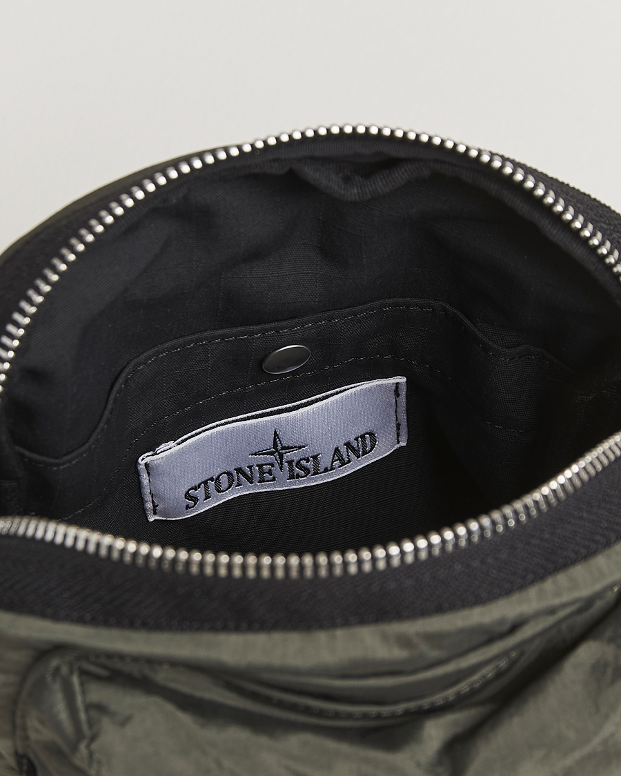 Hombres | Stone Island Nylon Metal Shoulder Pouch Musk | Stone Island | Nylon Metal Shoulder Pouch Musk