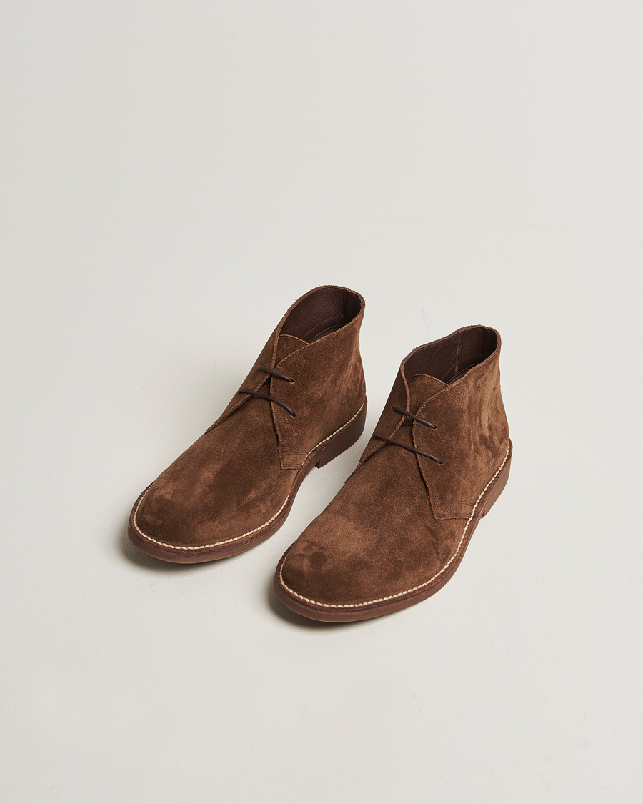 Hombres | Botas | Loake Shoemakers | Sahara Suede Chukka Dark Brown