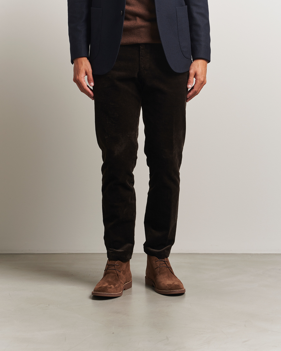 Hombres | Botas | Loake Shoemakers | Sahara Suede Chukka Dark Brown