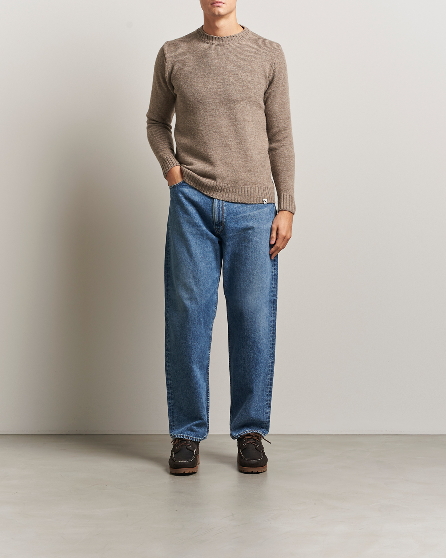 Hombres | Jerséis y prendas de punto | Peregrine | Maker's Stitch Merino Crew Light Brown