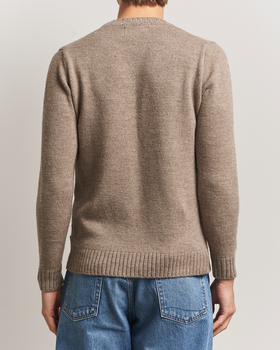 Hombres | Jerséis y prendas de punto | Peregrine | Maker's Stitch Merino Crew Light Brown