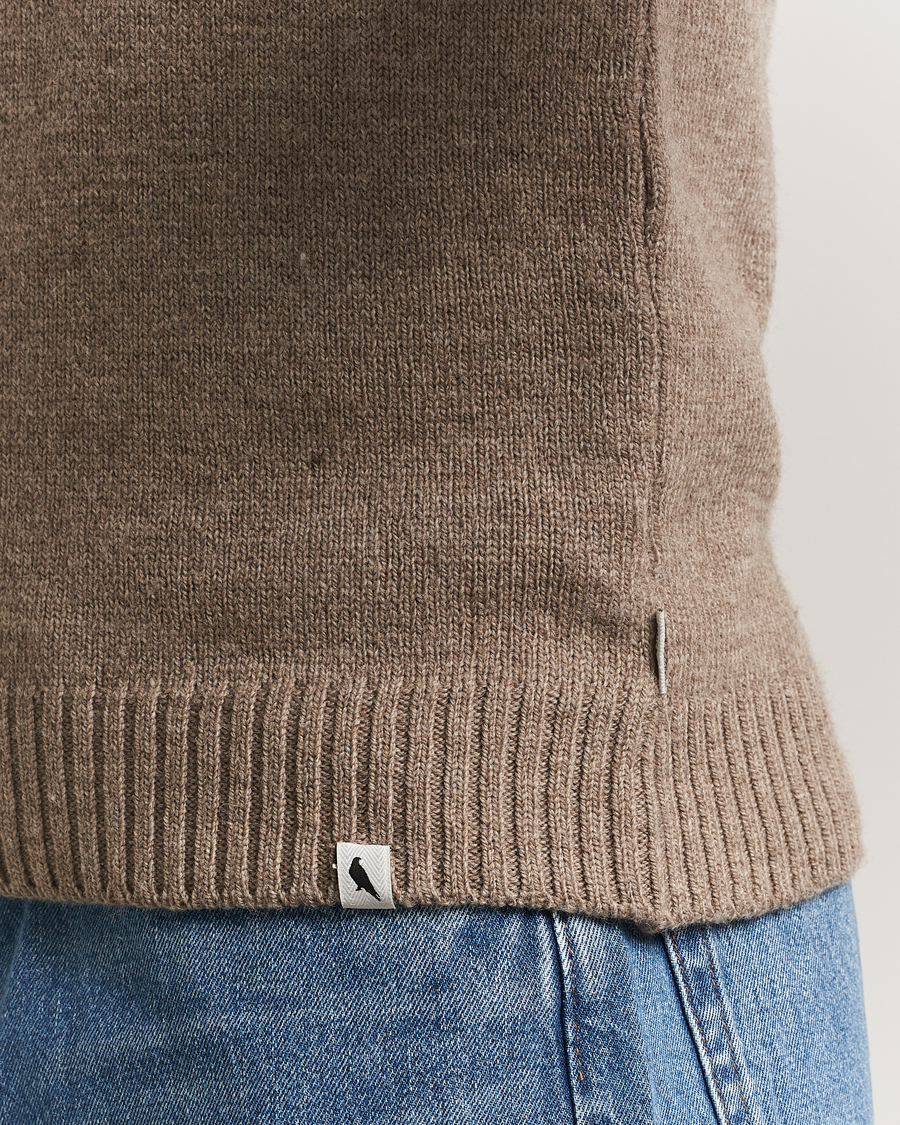 Hombres | Jerséis y prendas de punto | Peregrine | Maker's Stitch Merino Crew Light Brown