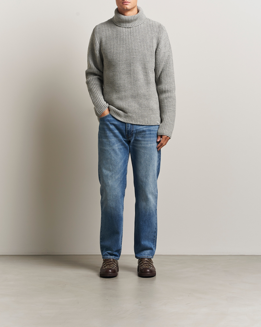 Hombres | Jerséis y prendas de punto | Peregrine | Wilkinson Knitted Merino Rollneck Light Grey