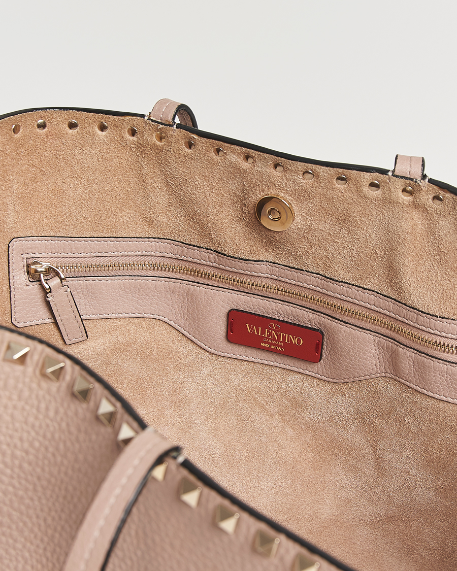 Hombres | Valentino Pre-Owned Medium Rockstud Tote Bag Poudre | Valentino Pre-Owned | Medium Rockstud Tote Bag Poudre
