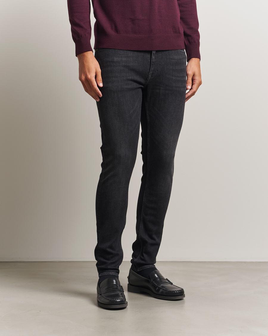 Hombres | Pantalones | Tiger of Sweden | Evolve Jeans Washed Black