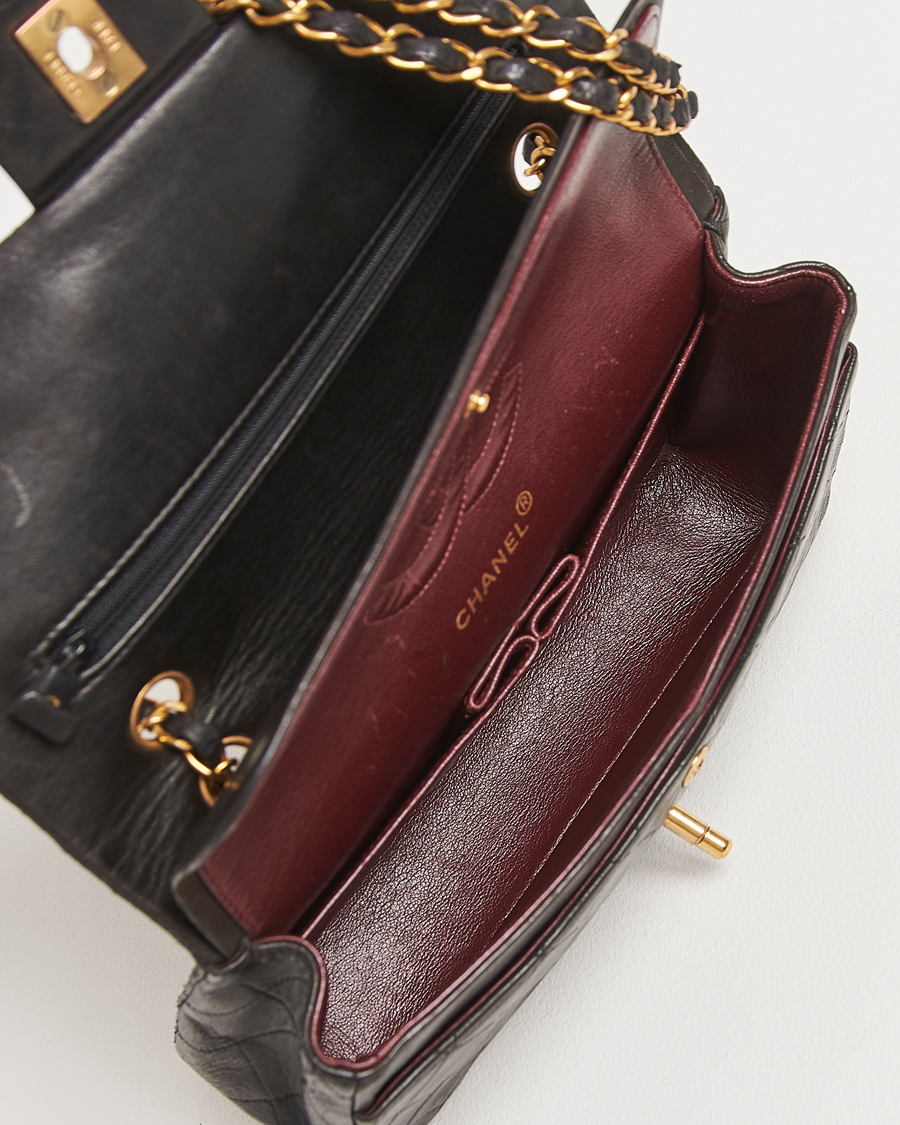 Hombres | Chanel Pre-Owned Classic Double Flap Medium Lambskin Black | Chanel Pre-Owned | Classic Double Flap Medium Lambskin Black