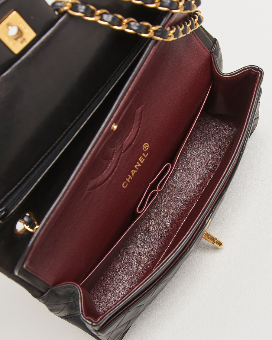 Hombres | Chanel Pre-Owned Classic Double Flap Medium Lambskin Black | Chanel Pre-Owned | Classic Double Flap Medium Lambskin Black