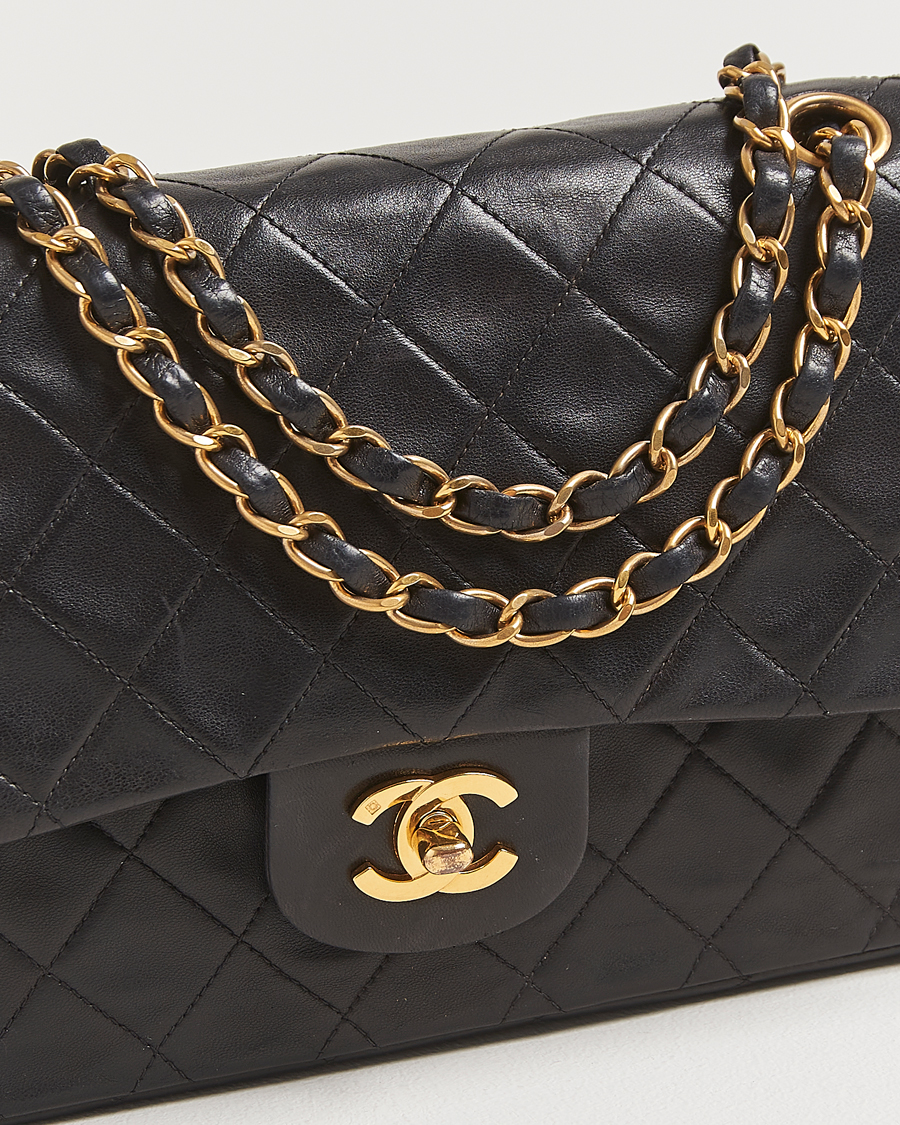 Hombres | Chanel Pre-Owned Classic Double Flap Medium Lambskin Black | Chanel Pre-Owned | Classic Double Flap Medium Lambskin Black