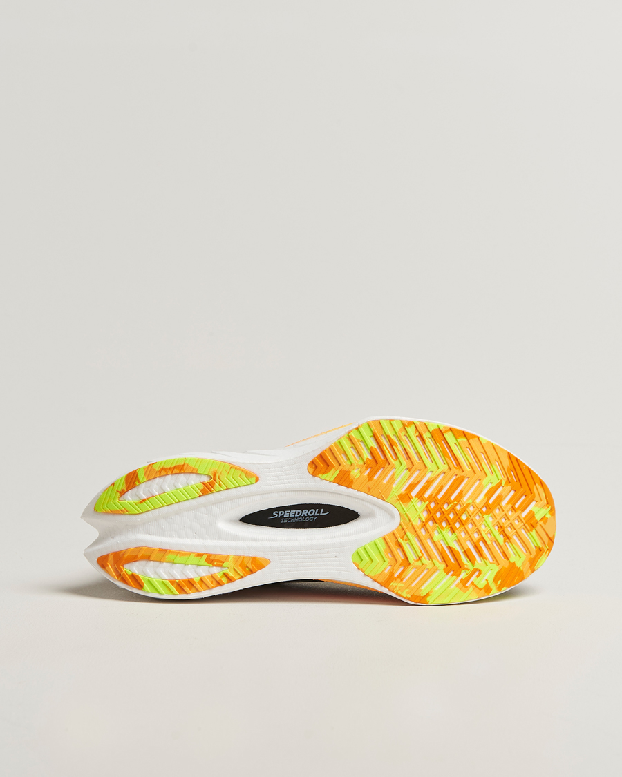 Hombres | Zapatillas de correr | Saucony | Endorphin Pro 4 Running Sneaker Black/VO2