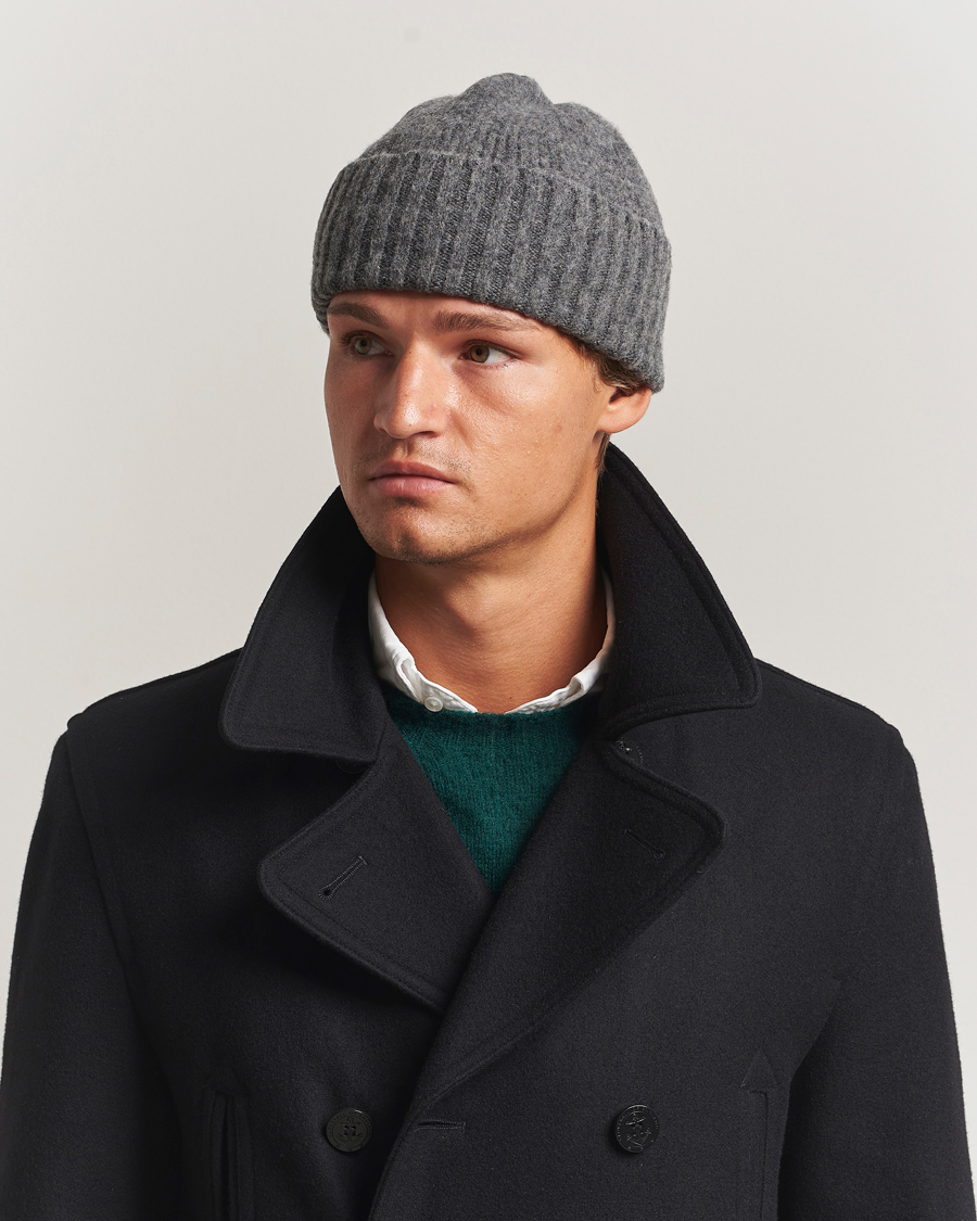 Hombres | Gorros | Robert Mackie | Rona Ribbed Shaggy Lambswool Beanie Dark Grey