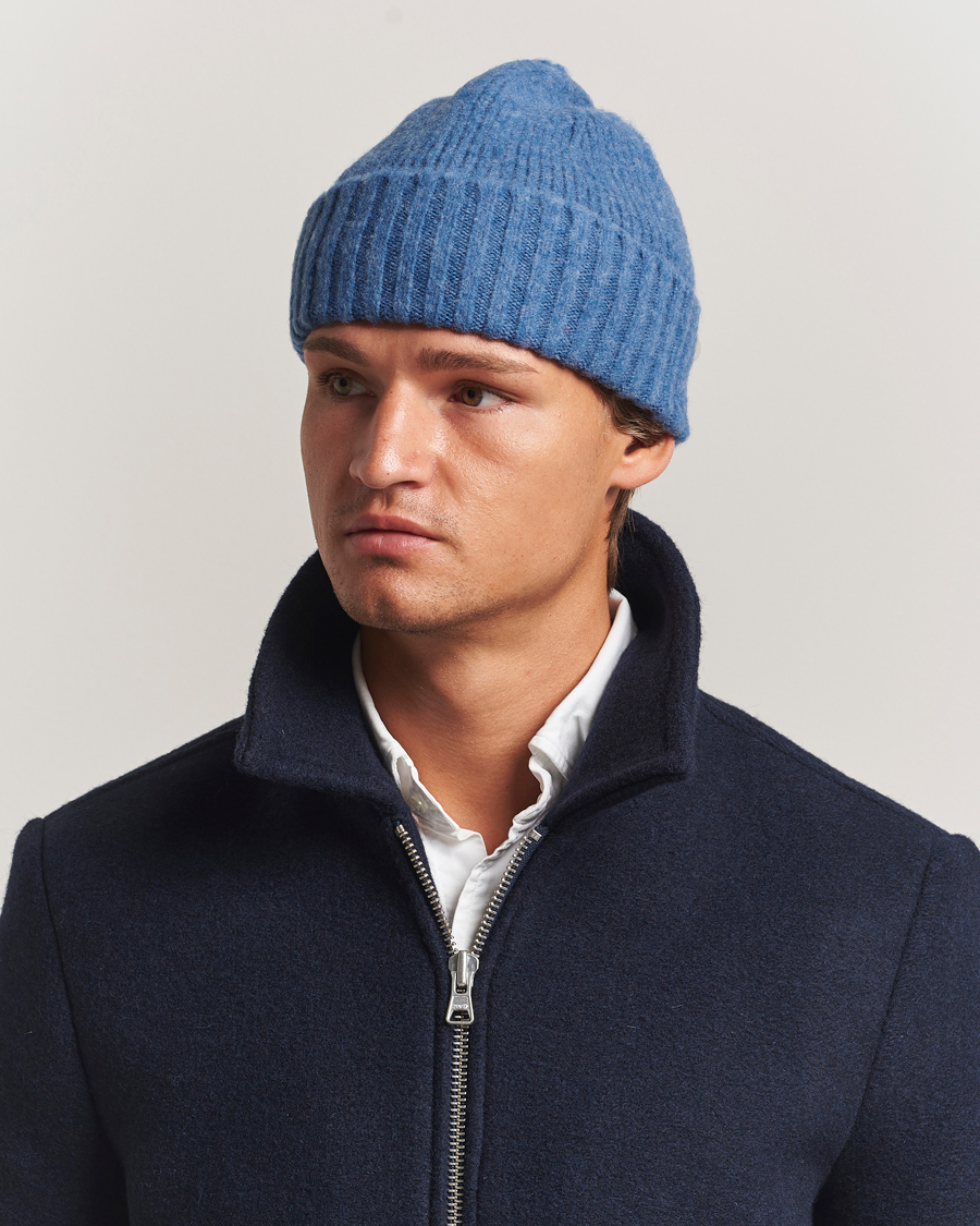 Hombres | Gorros | Robert Mackie | Rona Ribbed Shaggy Lambswool Beanie Light Blue
