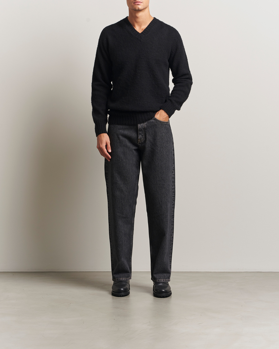Hombres | Jerséis y prendas de punto | Harley Of Scotland for Care of Carl | Harley Of Scotland Brushed Supersoft Lambswool V-Neck Black