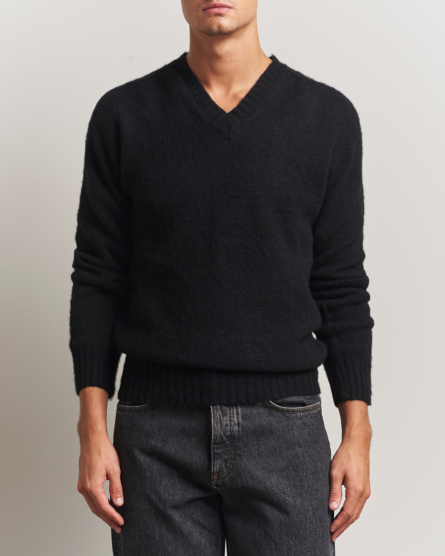 Hombres | Jerséis y prendas de punto | Harley Of Scotland for Care of Carl | Harley Of Scotland Brushed Supersoft Lambswool V-Neck Black