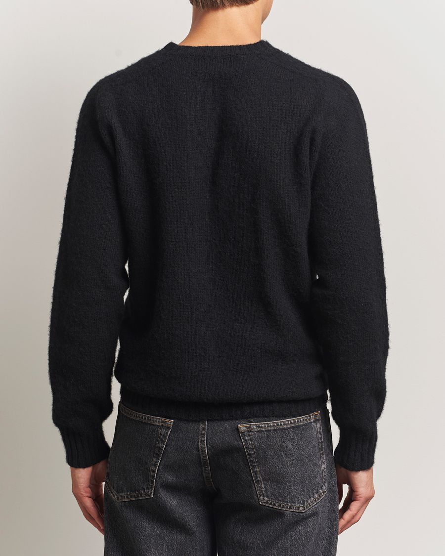 Hombres | Jerséis y prendas de punto | Harley Of Scotland for Care of Carl | Harley Of Scotland Brushed Supersoft Lambswool V-Neck Black