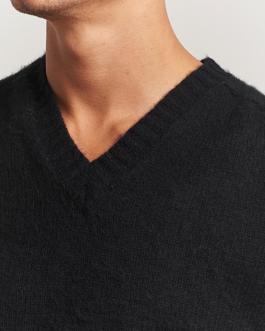 Hombres | Jerséis y prendas de punto | Harley Of Scotland for Care of Carl | Harley Of Scotland Brushed Supersoft Lambswool V-Neck Black