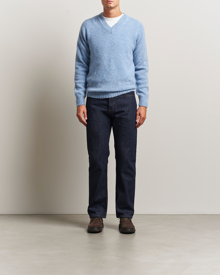 Hombres | Jerséis y prendas de punto | Harley Of Scotland for Care of Carl | Harley Of Scotland Brushed Supersoft Lambswool V-Neck Light Blue