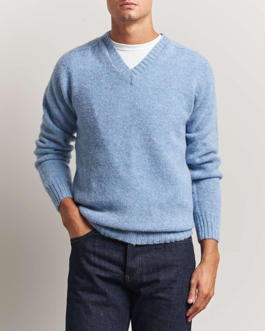 Hombres | Jerséis y prendas de punto | Harley Of Scotland for Care of Carl | Harley Of Scotland Brushed Supersoft Lambswool V-Neck Light Blue