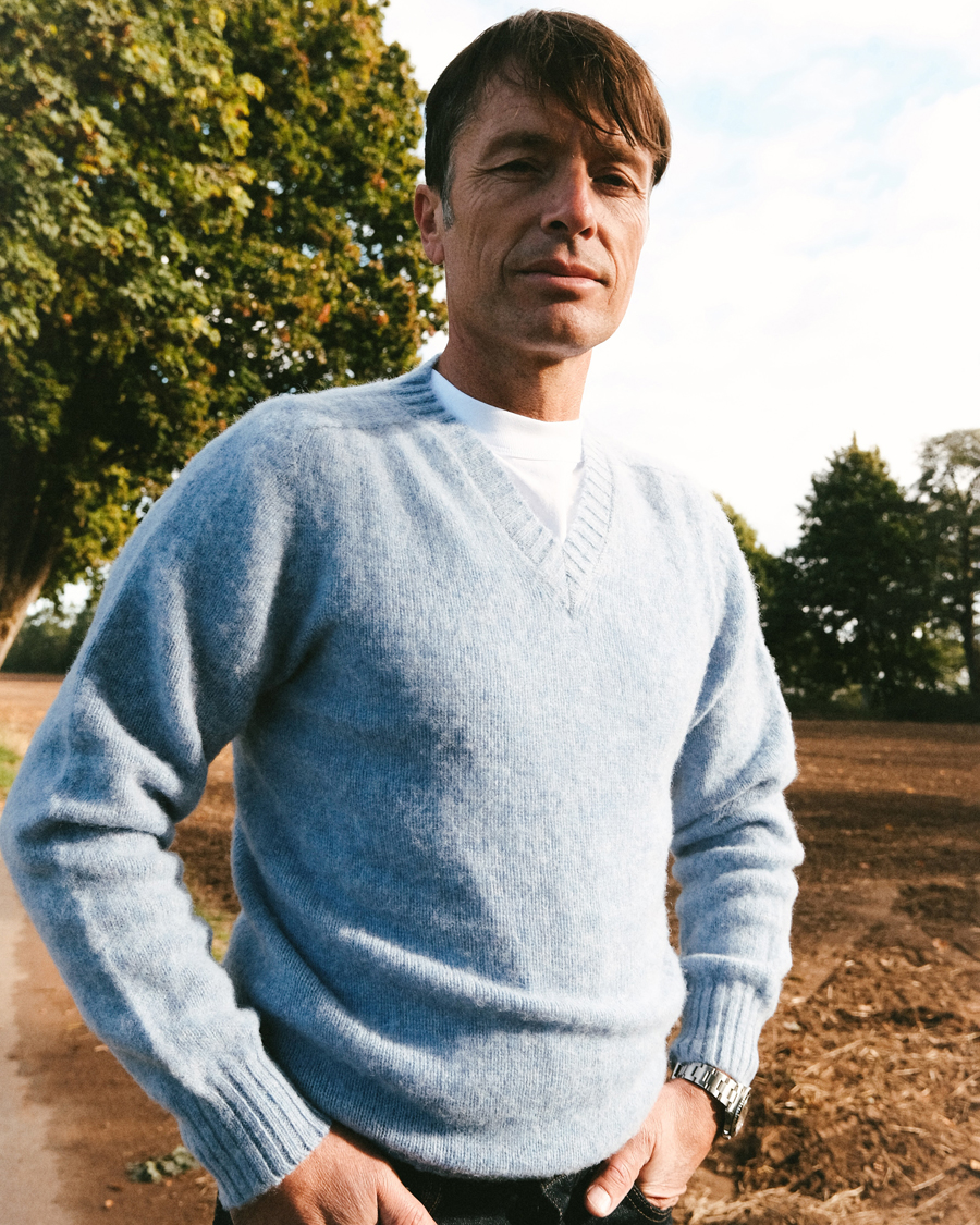 Hombres | Jerséis y prendas de punto | Harley Of Scotland for Care of Carl | Harley Of Scotland Brushed Supersoft Lambswool V-Neck Light Blue