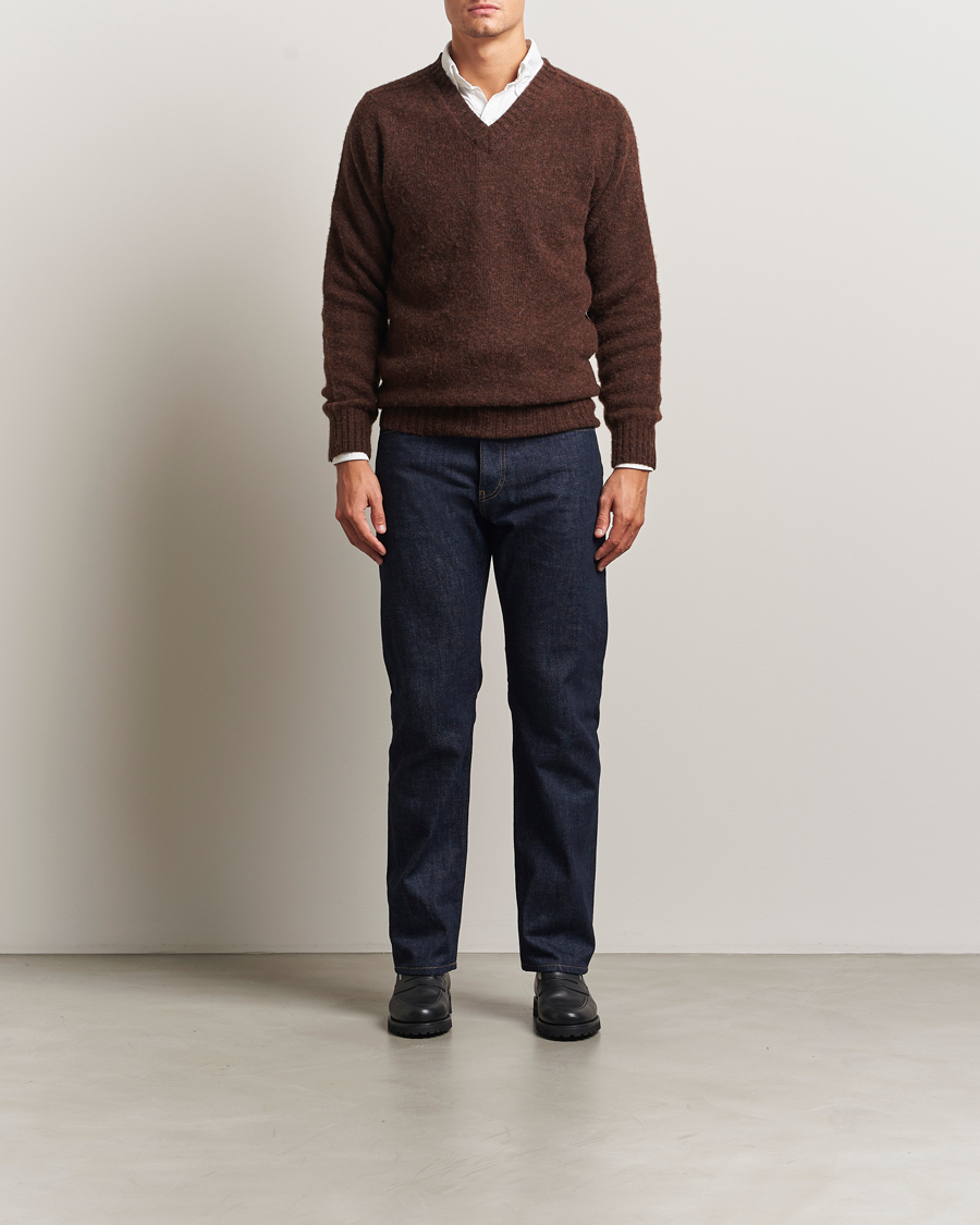 Hombres | Jerséis y prendas de punto | Harley Of Scotland for Care of Carl | Harley Of Scotland Brushed Supersoft Lambswool V-Neck Brown