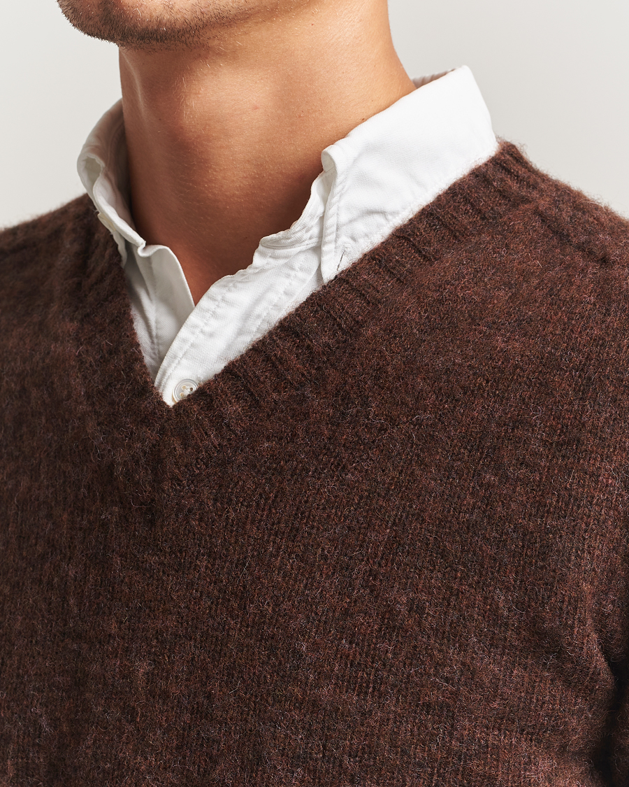 Hombres | Jerséis y prendas de punto | Harley Of Scotland for Care of Carl | Harley Of Scotland Brushed Supersoft Lambswool V-Neck Brown