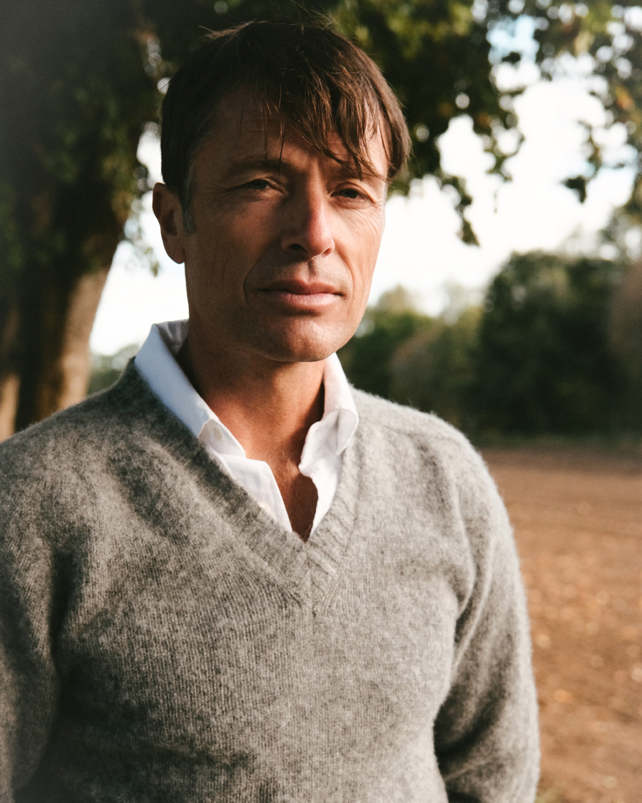 Hombres | Jerséis y prendas de punto | Harley Of Scotland for Care of Carl | Harley Of Scotland Brushed Supersoft Lambswool V-Neck Mid Grey