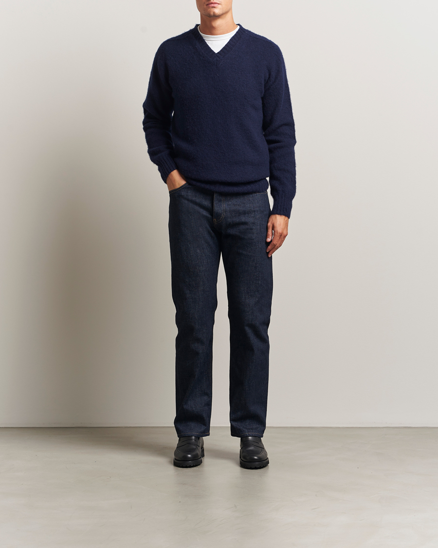 Hombres | Jerséis y prendas de punto | Harley Of Scotland for Care of Carl | Harley Of Scotland Brushed Supersoft Lambswool V-Neck Navy