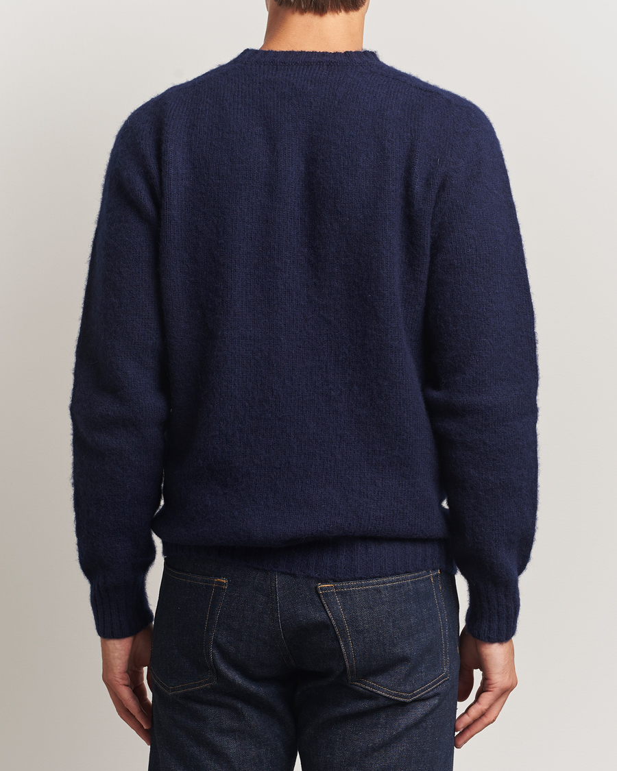 Hombres | Jerséis y prendas de punto | Harley Of Scotland for Care of Carl | Harley Of Scotland Brushed Supersoft Lambswool V-Neck Navy