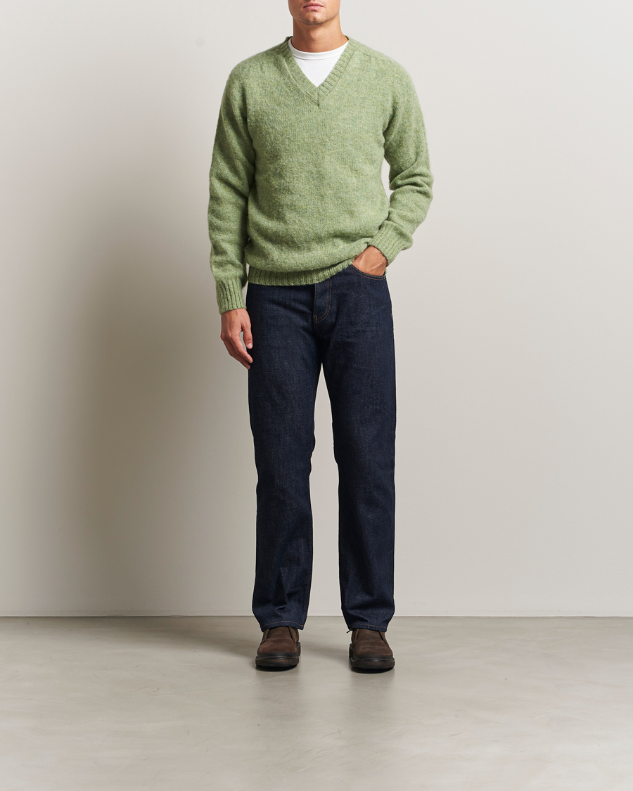Hombres | Jerséis y prendas de punto | Harley Of Scotland | Brushed Supersoft Lambswool V-Neck Light Green