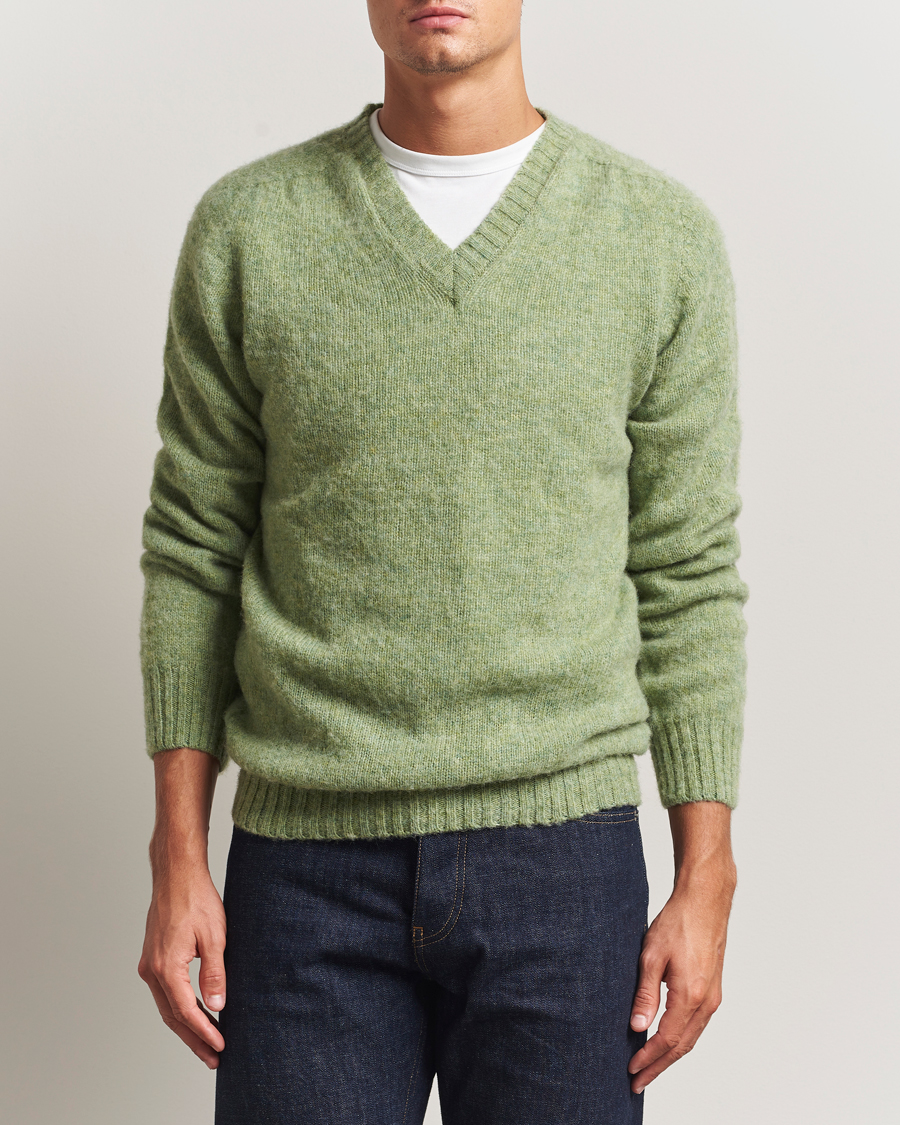 Hombres | Jerséis y prendas de punto | Harley Of Scotland | Brushed Supersoft Lambswool V-Neck Light Green