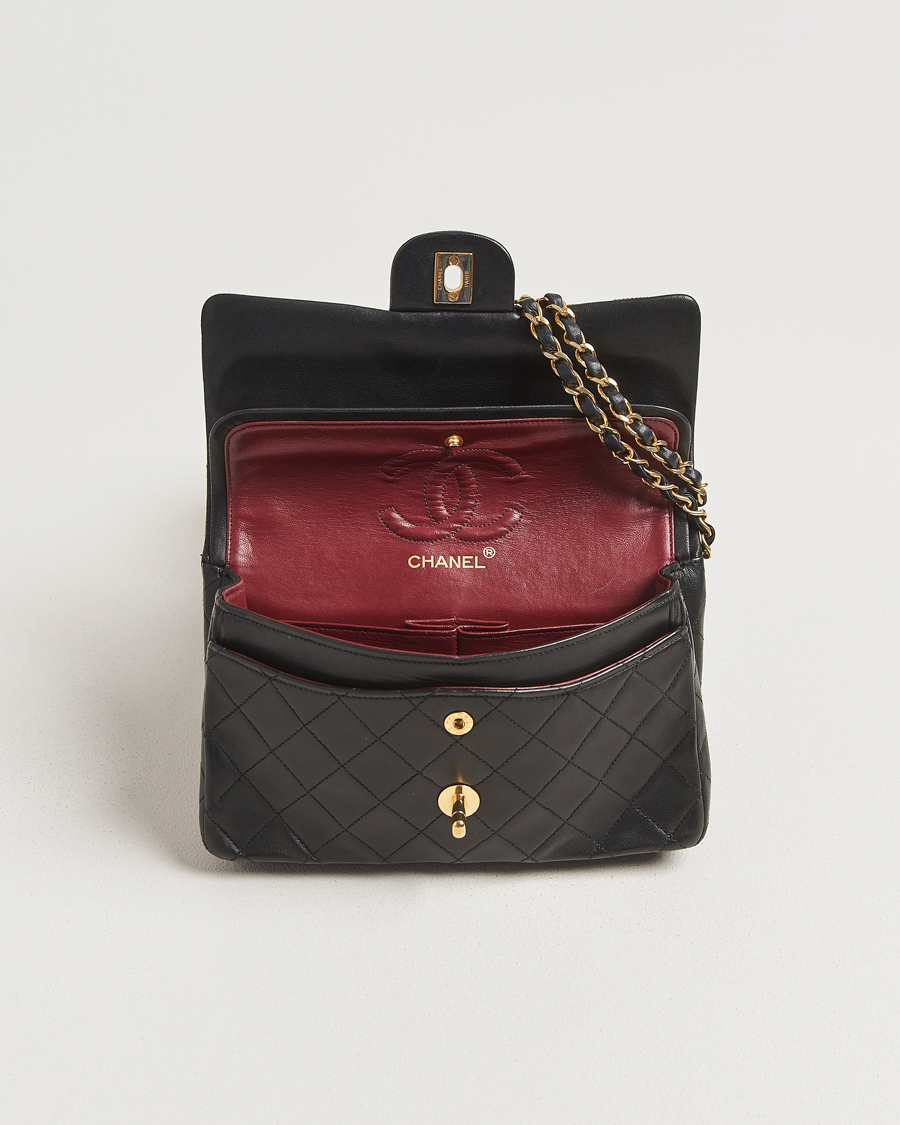 Hombres | Chanel Pre-Owned Classic Double Flap Small Lambskin  Black | Chanel Pre-Owned | Classic Double Flap Small Lambskin  Black