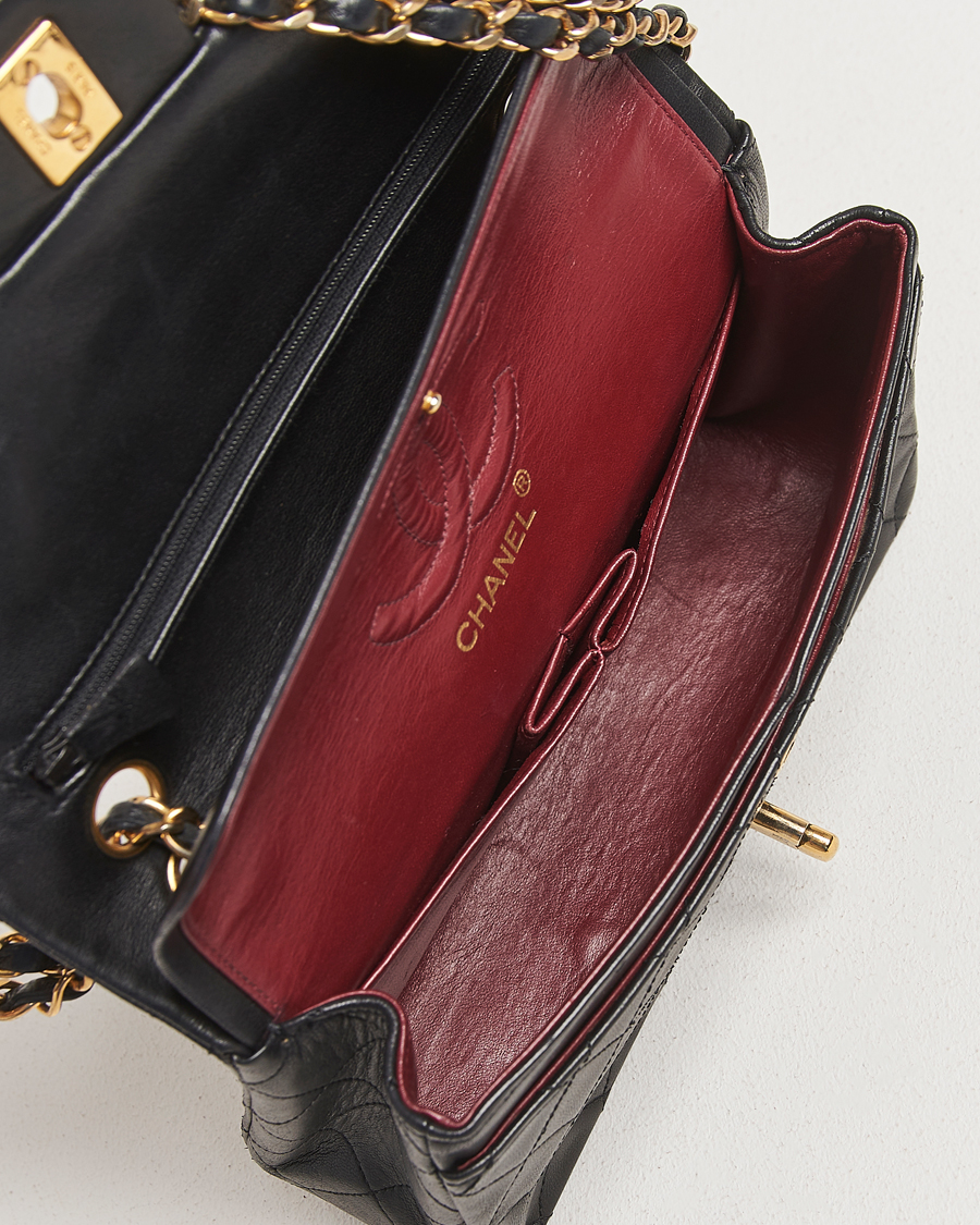 Hombres | Chanel Pre-Owned Classic Double Flap Small Lambskin  Black | Chanel Pre-Owned | Classic Double Flap Small Lambskin  Black