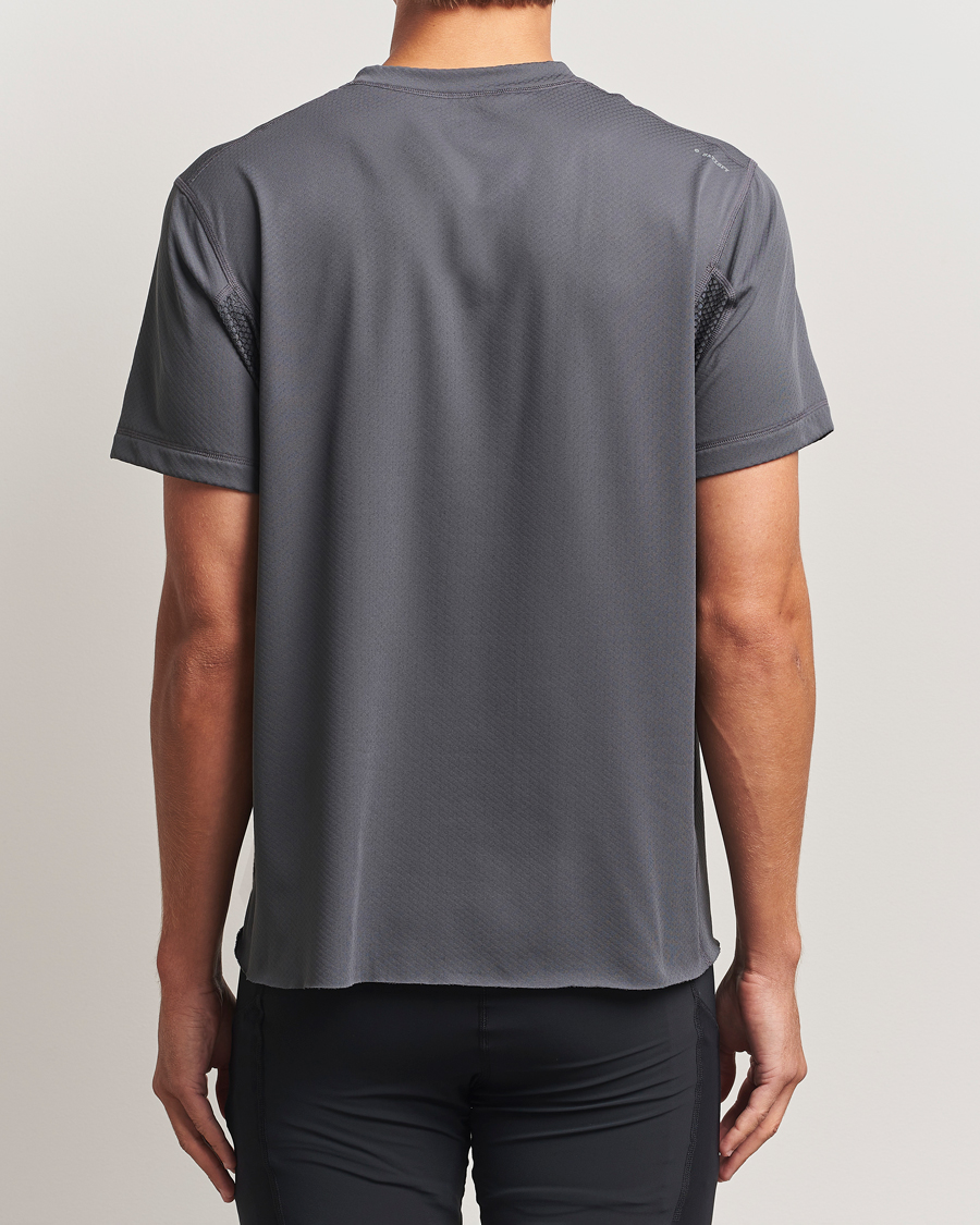 Hombres | Camisetas | Satisfy | FuzzFleece Octa T-Shirt Phantom