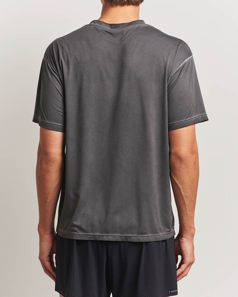 Hombres | Camisetas | Satisfy | AuraLite T-Shirt Pigment Black