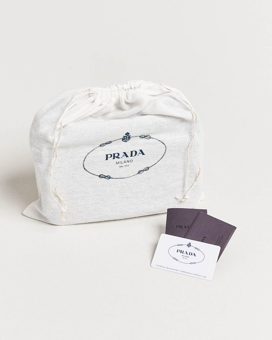 Hombres | Prada Pre-Owned Tessuto Nylon Leather Shoulder Bag Black | Prada Pre-Owned | Tessuto Nylon Leather Shoulder Bag Black