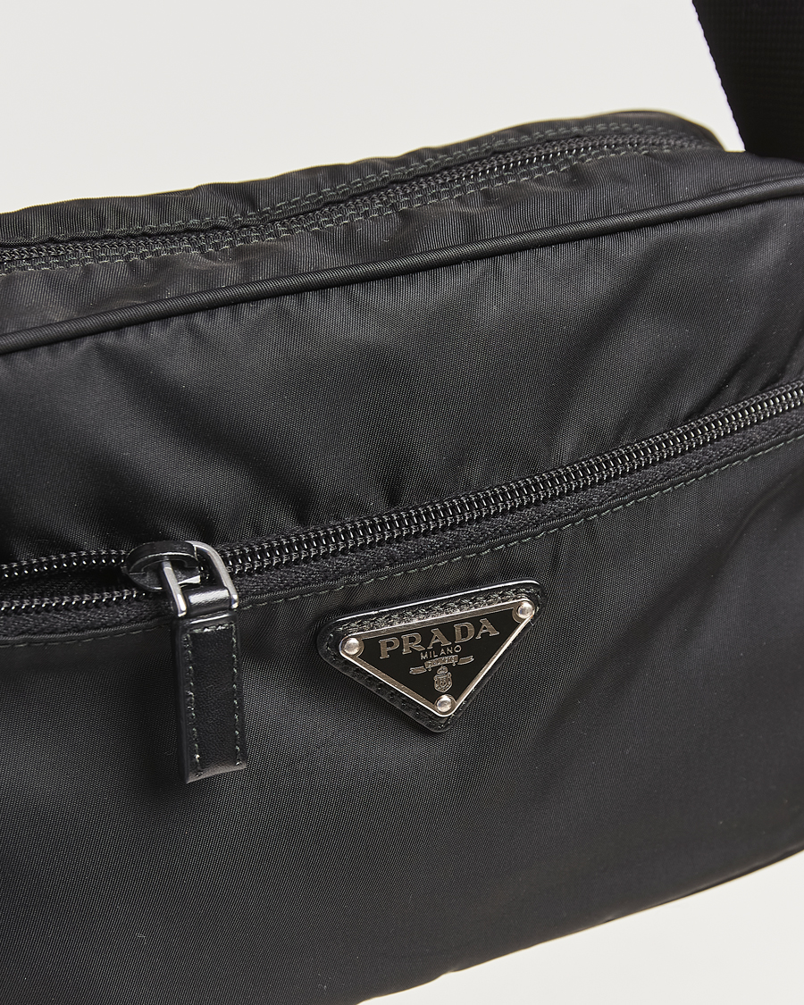 Hombres | Prada Pre-Owned Tessuto Nylon Leather Shoulder Bag Black | Prada Pre-Owned | Tessuto Nylon Leather Shoulder Bag Black
