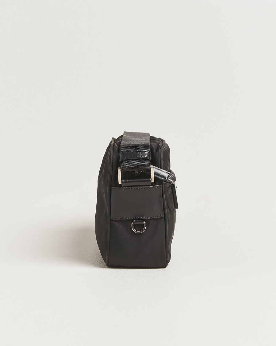Hombres | Prada Pre-Owned Tessuto Nylon Leather Shoulder Bag Black | Prada Pre-Owned | Tessuto Nylon Leather Shoulder Bag Black
