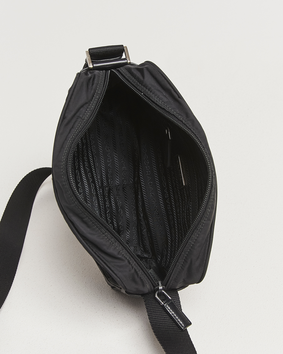 Hombres | Prada Pre-Owned Tessuto Nylon Leather Shoulder Bag Black | Prada Pre-Owned | Tessuto Nylon Leather Shoulder Bag Black