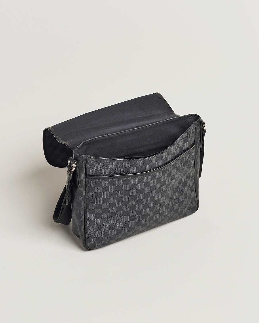 Hombres | Louis Vuitton Pre-Owned Daniel MM Shoulder Bag Damier Graphite | Louis Vuitton Pre-Owned | Daniel MM Shoulder Bag Damier Graphite