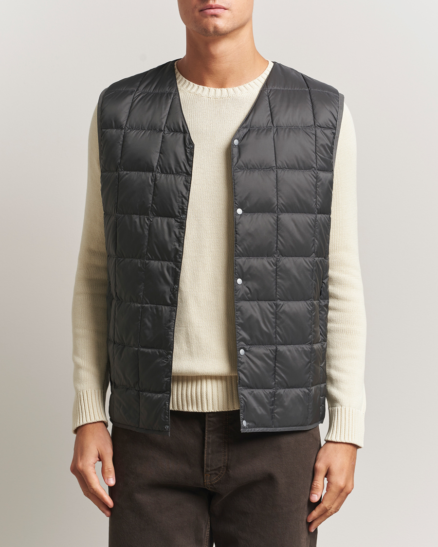Hombres | Abrigos y chaquetas | TAION | V-Neck Lightweight Down Vest Dark Grey
