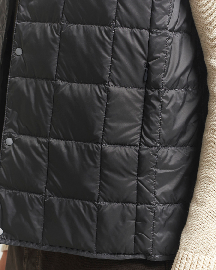 Hombres | Abrigos y chaquetas | TAION | V-Neck Lightweight Down Vest Dark Grey