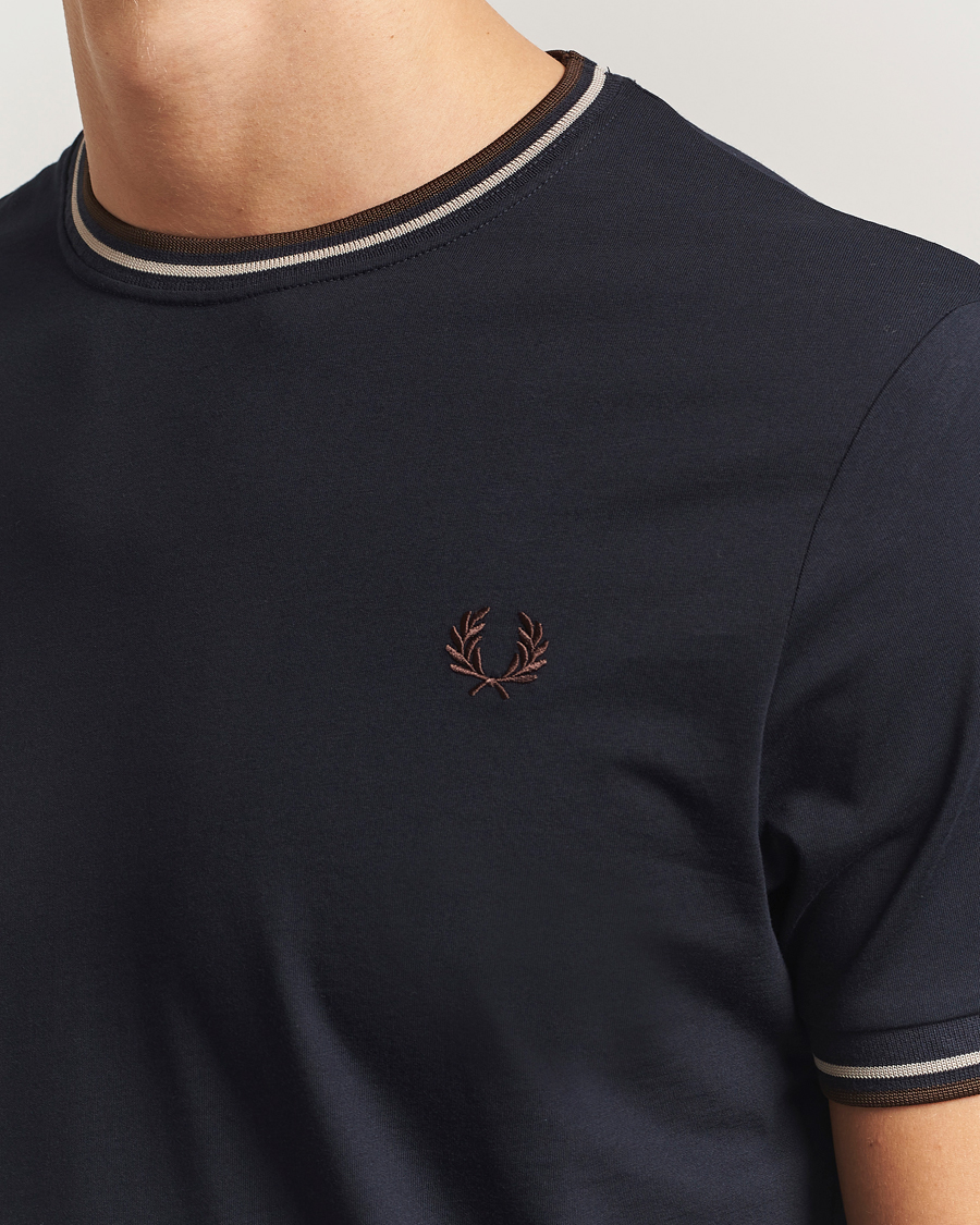 Hombres | Camisetas | Fred Perry | Twin Tipped T-Shirt Navy